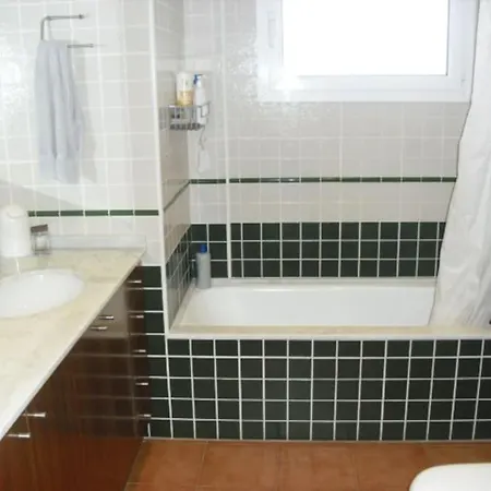 Climatisee Avec Piscine Chauffee Vue Villa