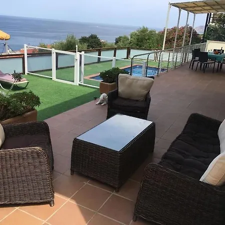 Villa Con Aire Acondicionado, Piscina Climatizada Y Vistas Al Mar